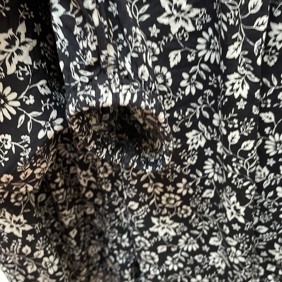 Floral Boho Peasant Top - never worn! - Picture 4 of 6